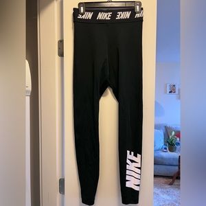 HIGH WAISTED NIKE LEGGINGS